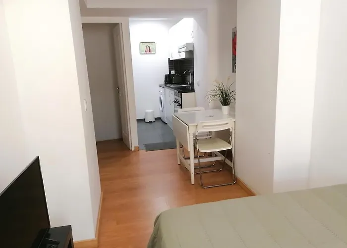 Flowers In Pop House Apartman *